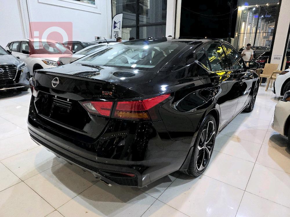 نيسان ألتيما